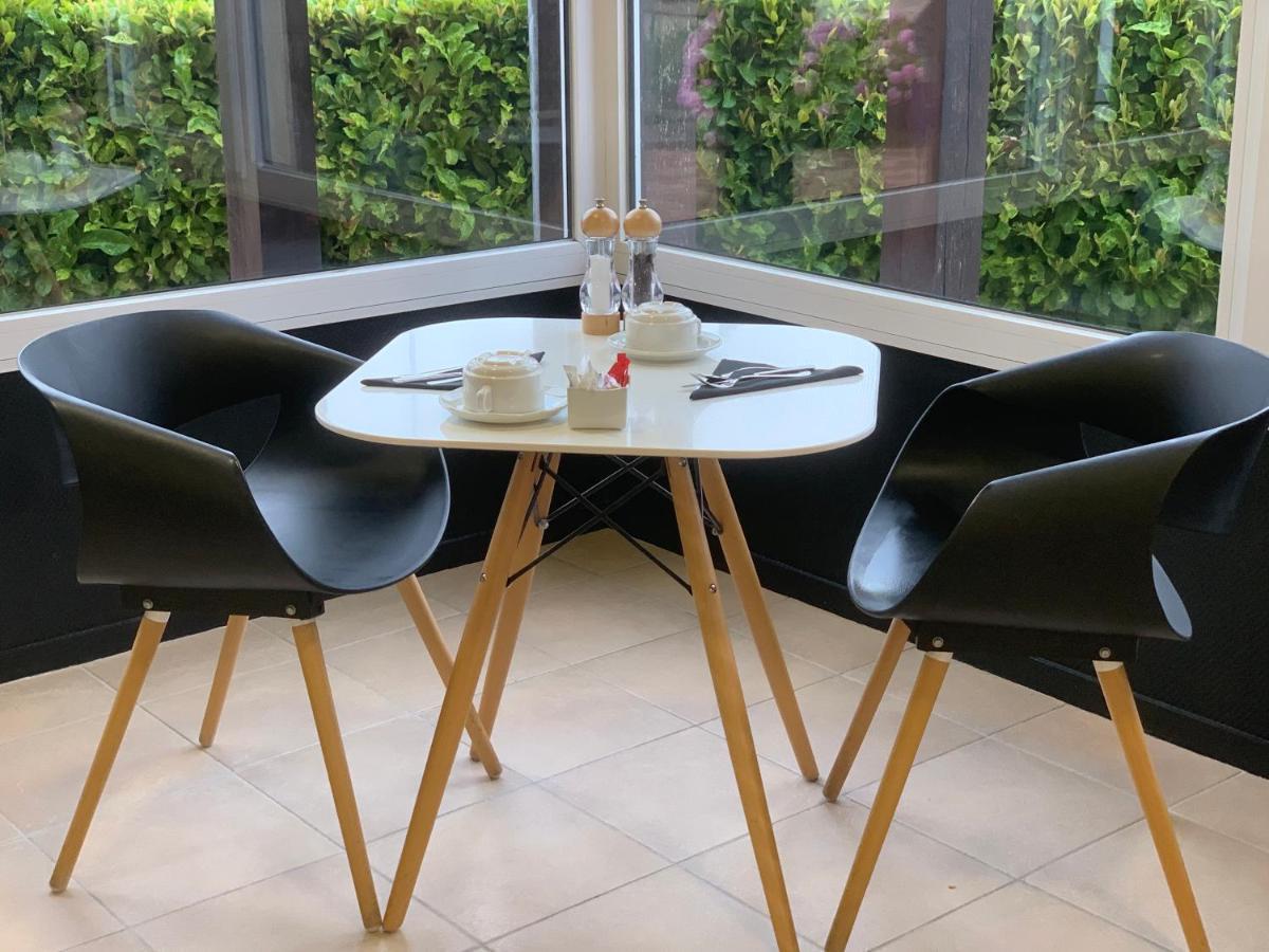 Hotel Restaurant Baryton Saint-Marcel  Esterno foto